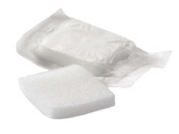 MEDICAZIONE IN COMPRESSE DI POLIURETANO ESPANSO FORMATO DA RETICOLI CELLULARI A NIDO D'APE 10PZ 5X5X1CM STERILE - Pharmaleader