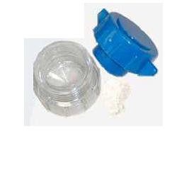 FRANTUMAPILLOLE IN ABS A 2 SCOMPARTI BASE TRASPARENTE COPERCHIO BLU DIMENSIONI 5,4X3,3X4,7 CM - Pharmaleader